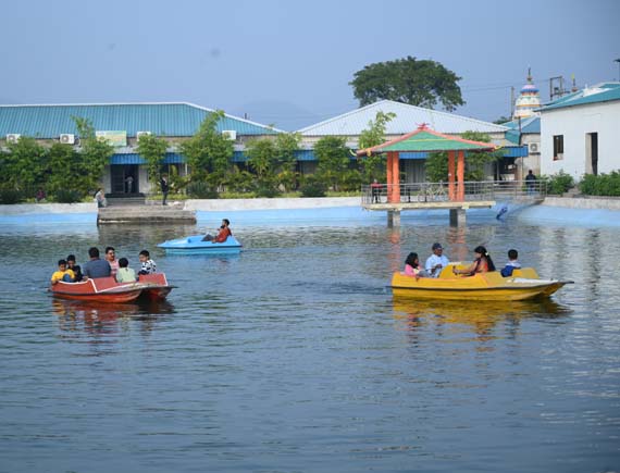 Boating-at-toshali